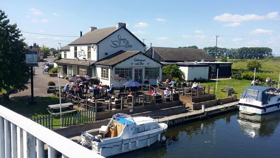 The Swan On The River Hotel Ели Екстериор снимка